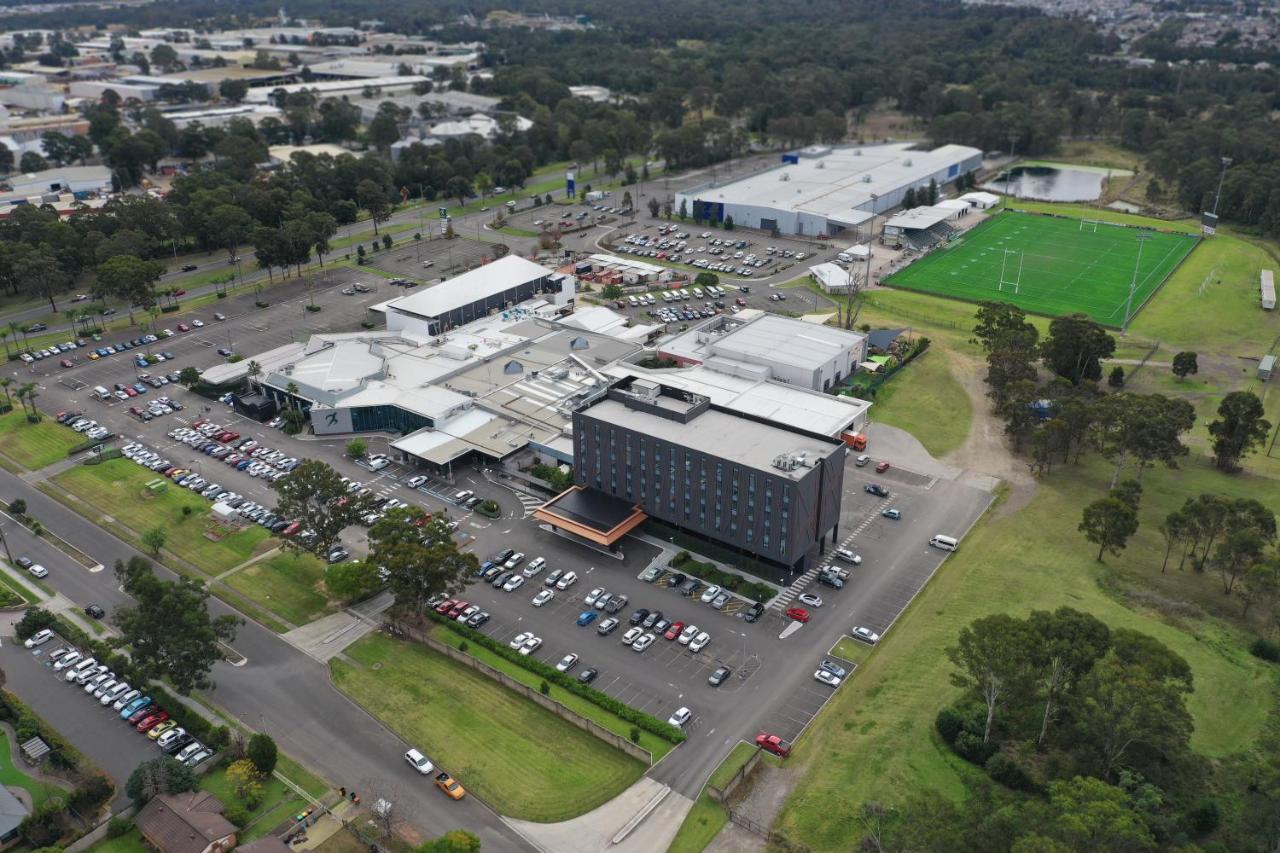 Holiday Inn Sydney St Marys, An Ihg Hotel Exterior photo